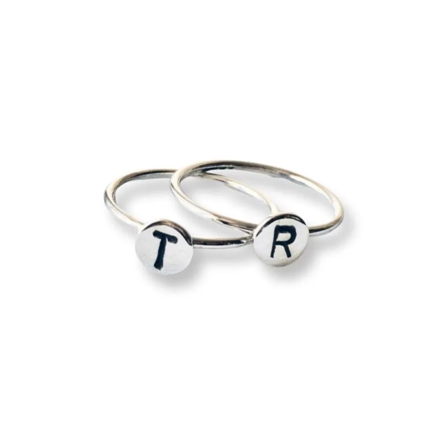 Anillo inicial de plata