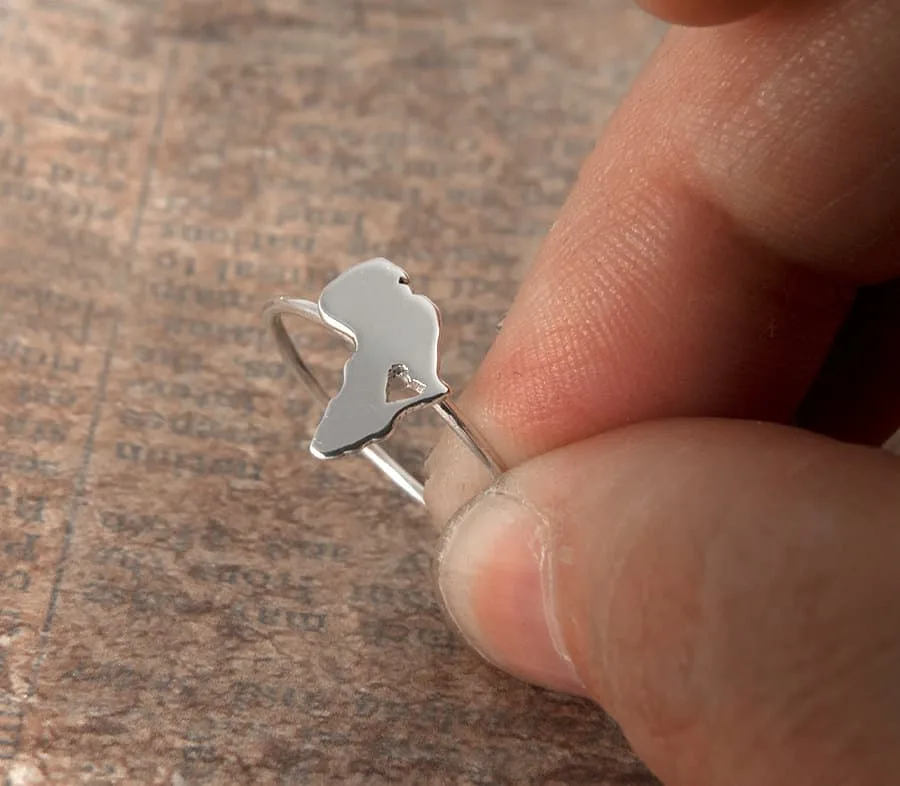 anillo de plata África con corazón