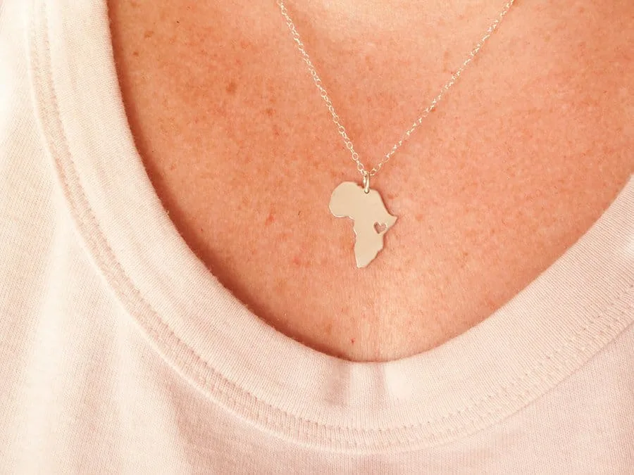 Collar De Mapa De África