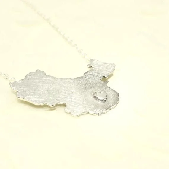 china map necklace with heart 5ea30a59 • AfricanDreamLand