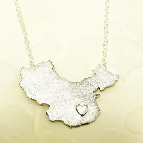 china map necklace with heart 5ea30a67 • AfricanDreamLand