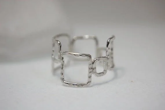 Anillo cuadrado asimétrico 2 by AfricanDreamland Anillo cuadrado asimétrico - Imagen 2