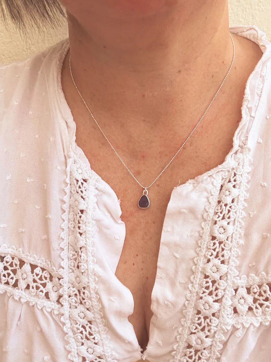 Collar Con Cristal Marino Lila 3 By Africandreamland Lilac Sea Glass Bezel Necklace Detail