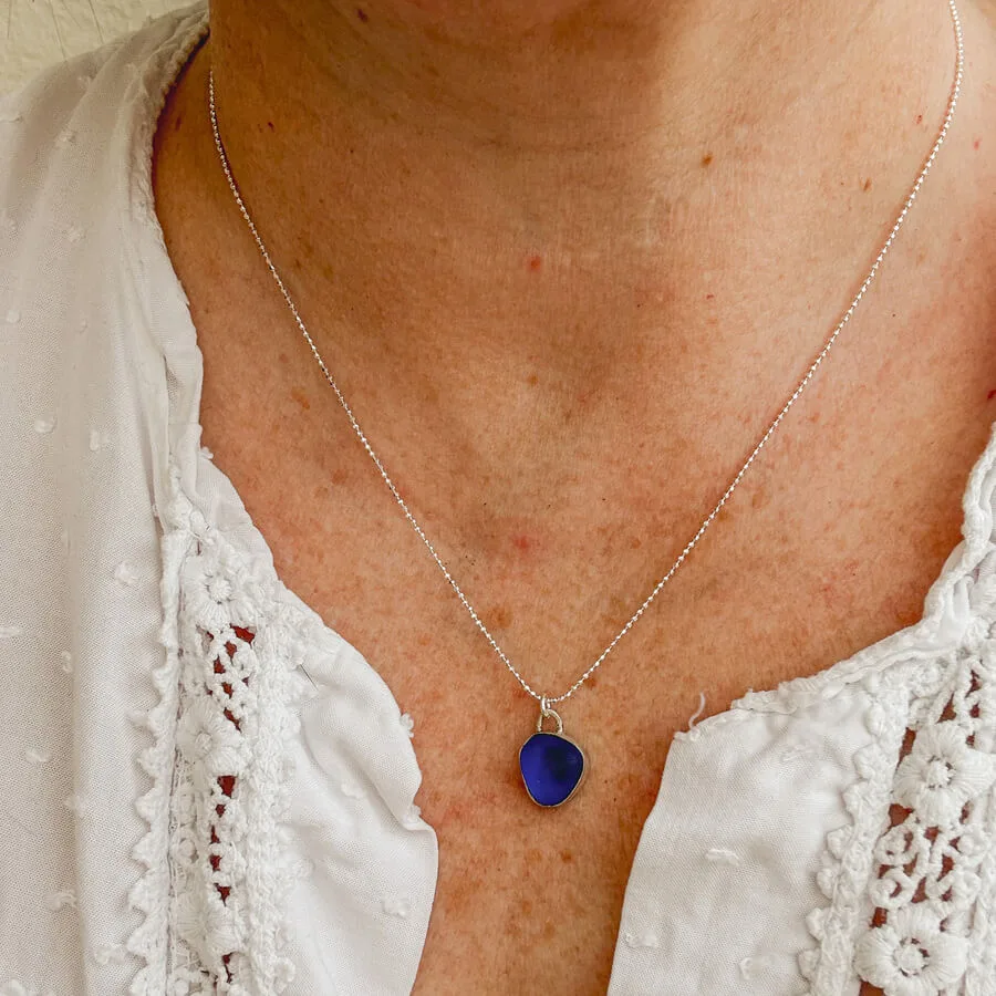 Blue Sea Glass Bezel Necklace Collar vidre del mar blau