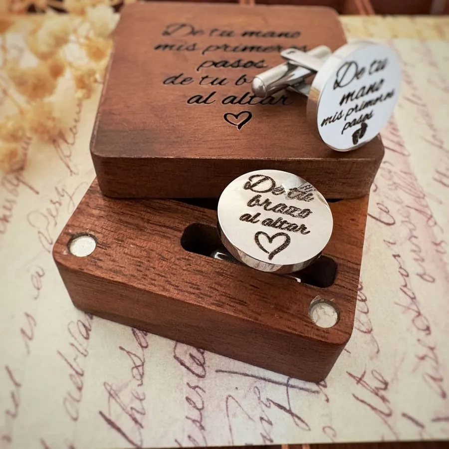Gemelos De Boda – &Quot;De Tu Mano Mis Primeros Pasos&Quot; Y &Quot;De Tu Brazo Al Altar&Quot; 5 By Africandreamland Gemelos De Boda – &Quot;De Tu Mano Mis Primeros Pasos&Quot; Y &Quot;De Tu Brazo Al Altar&Quot; - Imagen 5