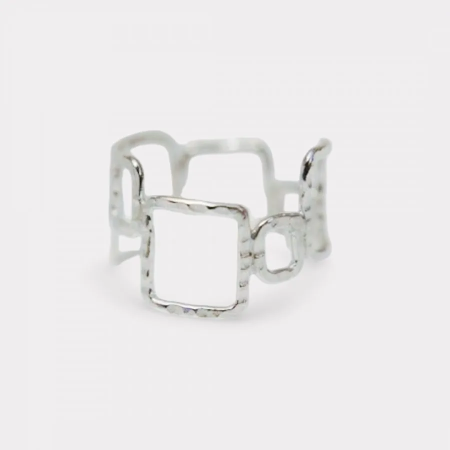 Asymmetric Square Ring